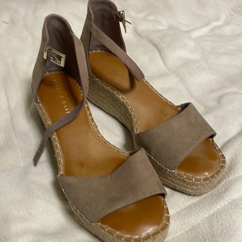 Kelly & Katie Taupe Espadrille Wedge Sandal Sz.9